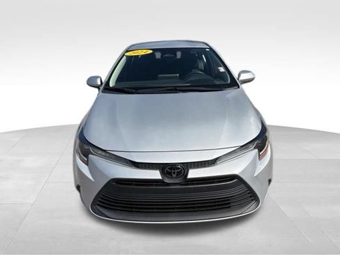 Used 2024 Toyota Corolla LE FWD image 7