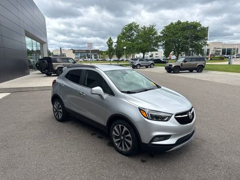 Used 2018 Buick Encore Essence FWD image 7