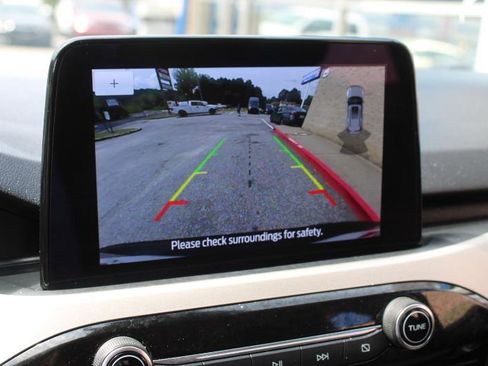 Used 2022 Ford Escape SE image 27