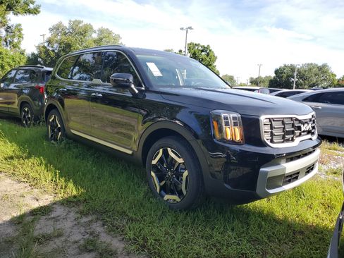 New 2025 Kia Telluride S image 4