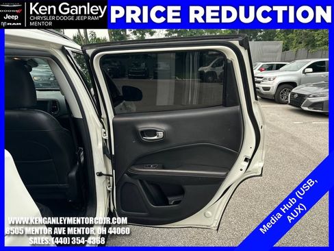 Used 2020 Jeep Compass Latitude w/ Cold Weather Group AWD/4WD image 21
