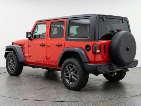 Used 2025 Jeep Wrangler Unlimited Sport AWD/4WD image 6