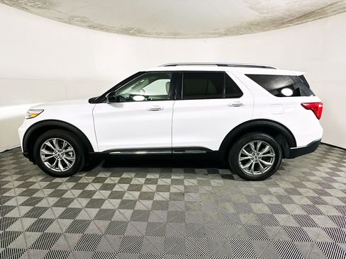 Used 2024 Ford Explorer Limited AWD/4WD image 6