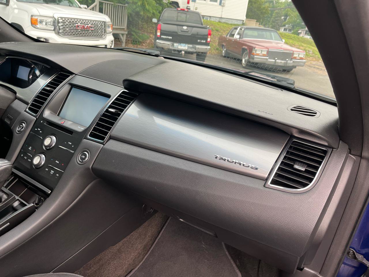 Used 2015 Ford Taurus SEL w/ Equipment Group 201A FWD image 14