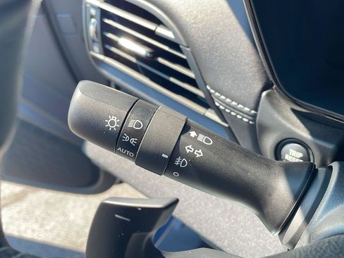 Used 2025 Subaru Outback Premium AWD/4WD image 17