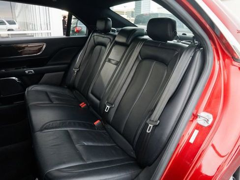 Used 2017 Lincoln Continental Select w/ Technology Package image 36