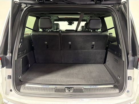 Used 2023 Jeep Grand Wagoneer Series II image 20