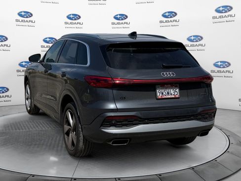 Used 2025 Audi Q5 Premium Plus w/ Premium Plus AWD/4WD image 6