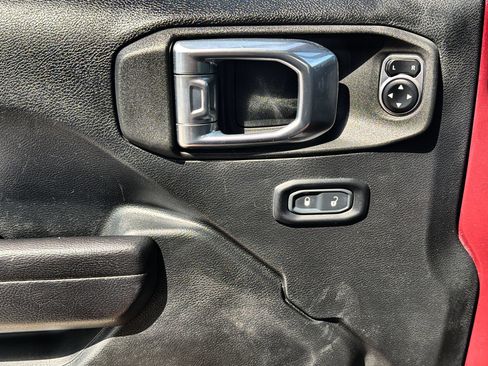 Used 2021 Jeep Gladiator Sport AWD/4WD image 13