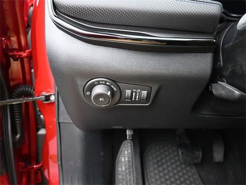 New 2026 Jeep Compass Latitude image 33