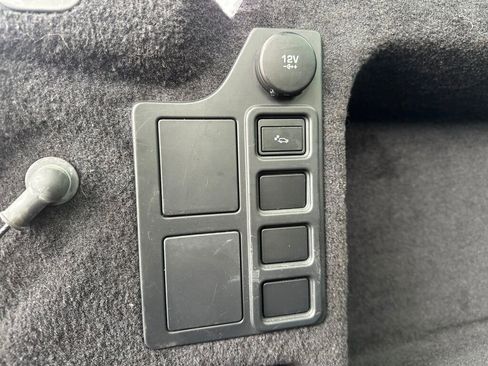 Used 2020 Land Rover Discovery SE image 33