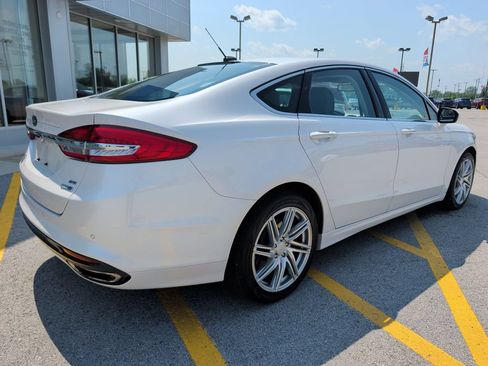 Used 2017 Ford Fusion SE w/ Fusion SE Technology Package AWD/4WD image 7