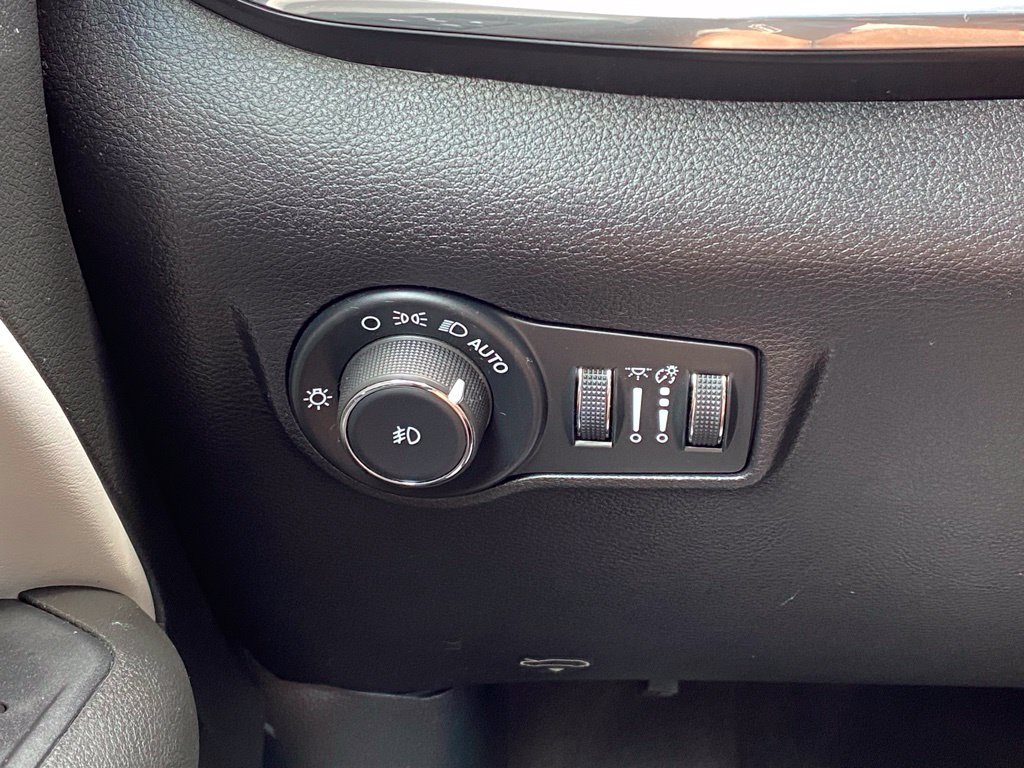 Used 2024 Jeep Compass Limited AWD/4WD image 12