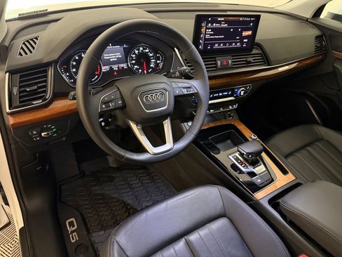 Used 2023 Audi Q5 2.0T Premium w/ Convenience Package AWD/4WD image 4