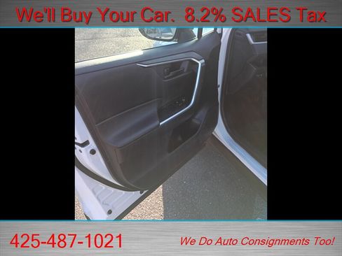 Used 2020 Toyota RAV4 LE w/ All Weather Liner Package image 11