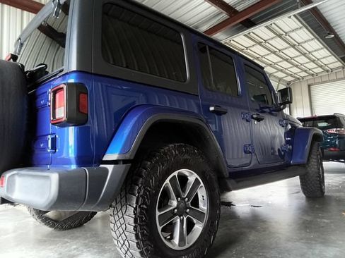 Used 2020 Jeep Wrangler Unlimited Sahara AWD/4WD image 14