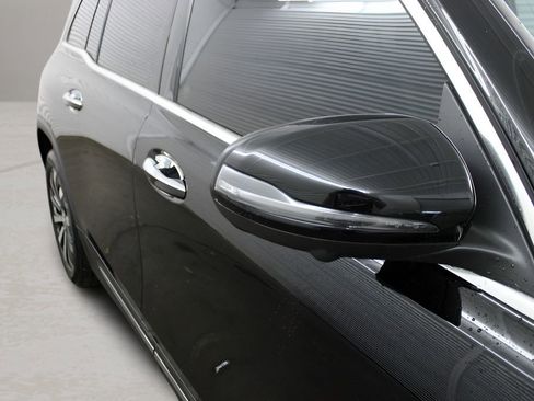 Used 2021 Mercedes-Benz GLB 250 GLB 250 image 17