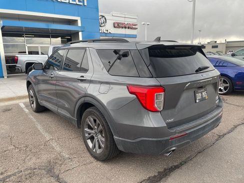 Used 2021 Ford Explorer XLT w/ Equipment Group 202A RWD image 3
