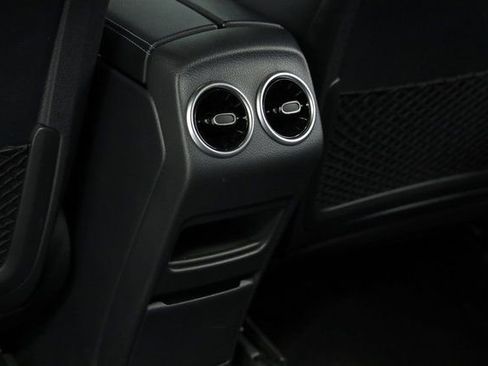 Used 2024 Mercedes-Benz GLB 250 4MATIC image 28