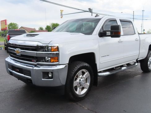 Used 2018 Chevrolet Silverado 2500 LT w/ LT Convenience Package AWD/4WD image 10