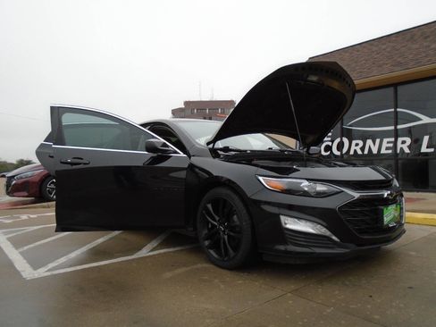 Used 2021 Chevrolet Malibu LT w/ Midnight Edition image 19