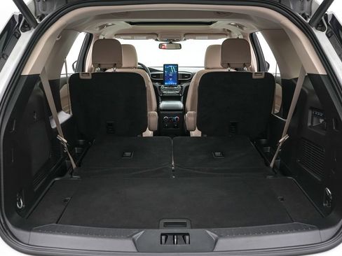 Certified 2023 Ford Explorer Limited w/ Limited Technology Package image 23