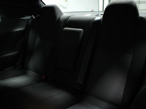 Used 2016 Dodge Challenger R/T image 13
