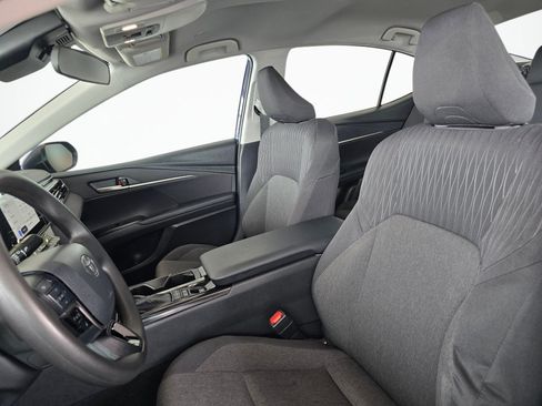 Used 2025 Toyota Camry LE FWD image 19