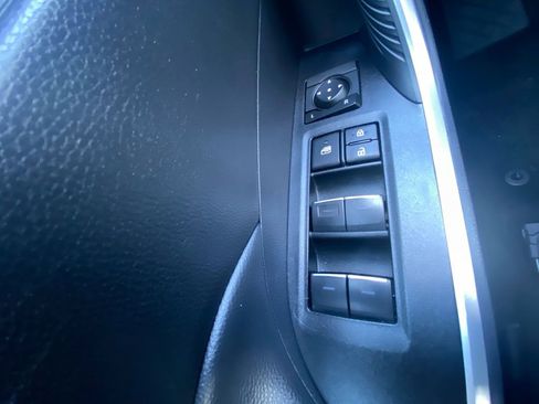 Used 2025 Toyota RAV4 XLE AWD/4WD image 17