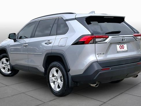 Used 2020 Toyota RAV4 XLE AWD/4WD image 12