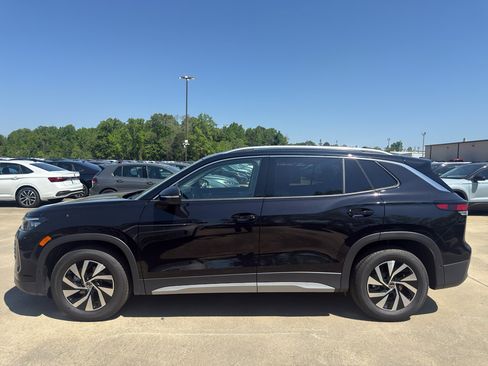 New 2026 Volkswagen Tiguan S FWD image 8