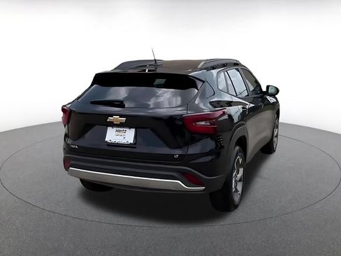 Used 2025 Chevrolet Trax LT FWD image 15
