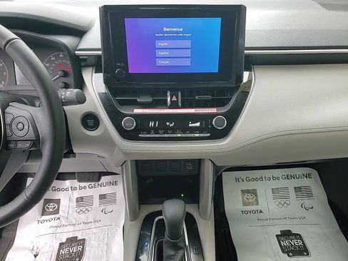 Used 2025 Toyota Corolla Cross LE image 17