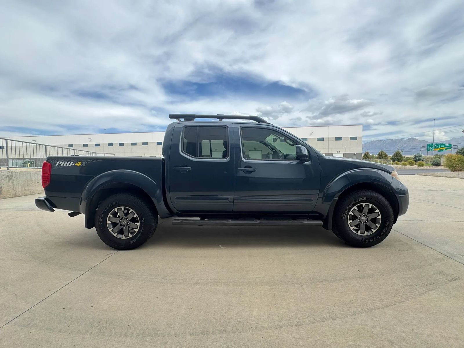 Used 2016 Nissan Frontier PRO-4X w/ Pro-4x Luxury Package AWD/4WD image 6