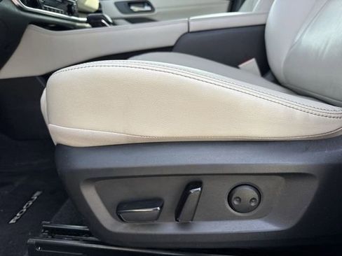 Used 2022 Nissan Rogue SL w/ SL Premium Package image 15