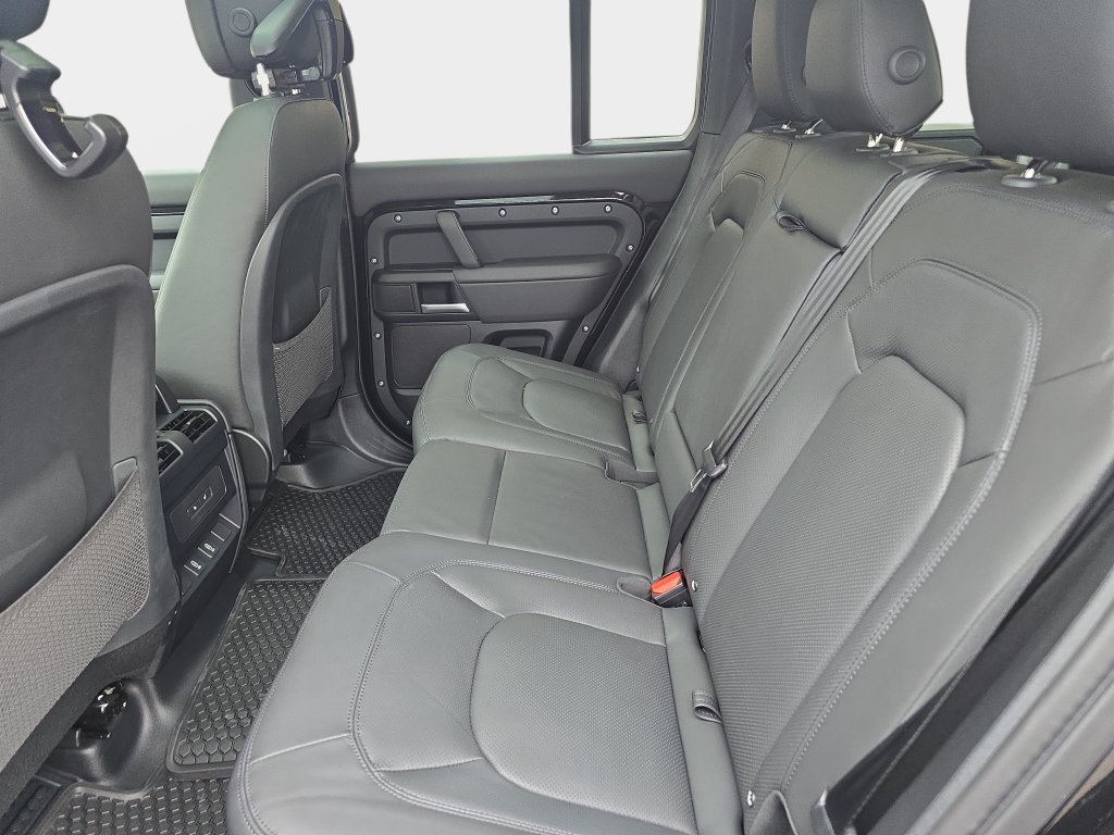 New 2026 Land Rover Defender 110 X-Dynamic SE AWD/4WD image 11