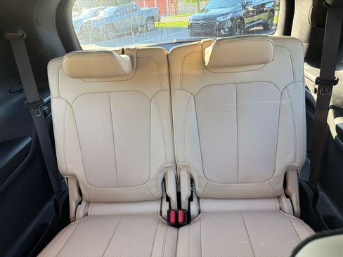 Used 2025 Jeep Grand Cherokee L Limited w/ Luxury Tech Group II AWD/4WD image 33