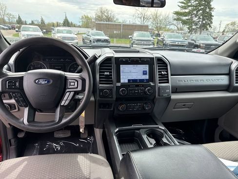 Used 2021 Ford F250 XLT w/ XLT Premium Package AWD/4WD image 17