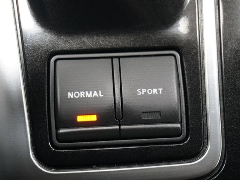 Used 2016 Nissan Maxima Platinum w/ Interior Lighting Package image 23