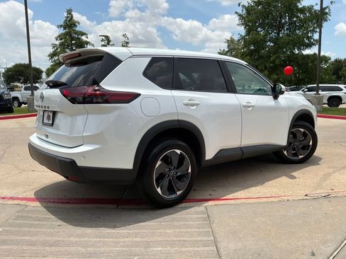 Used 2025 Nissan Rogue SV FWD image 6