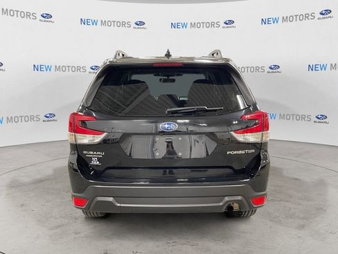 Used 2023 Subaru Forester Premium image 4