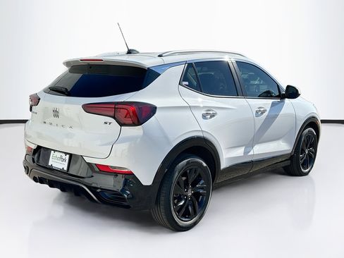 Used 2024 Buick Encore GX Sport Touring image 9