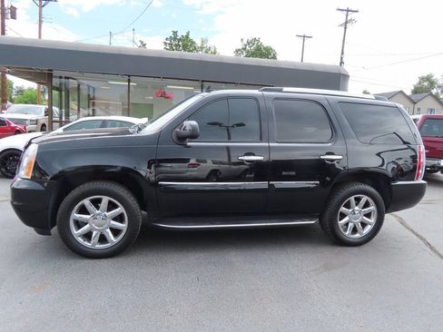 Used 2008 GMC Yukon Denali AWD/4WD image 2