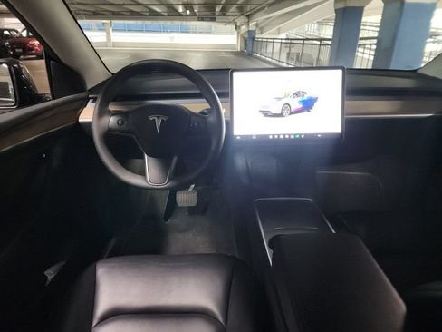 Used 2025 Tesla Model Y Long Range RWD image 5
