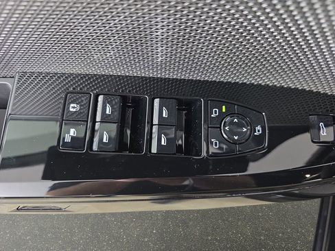 New 2026 BMW i7 xDrive60 w/ Executive Package AWD/4WD image 28