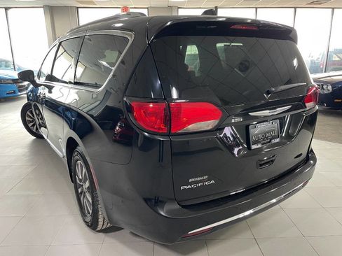 Used 2019 Chrysler Pacifica Touring-L Plus w/ Advanced Safetytec Group image 5