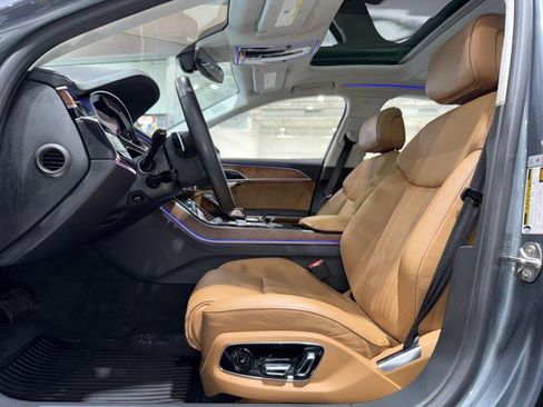 Used 2019 Audi A8 L 3.0T w/ Luxury Package image 11