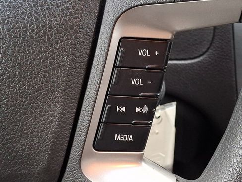 Used 2011 Ford Fusion SE image 24