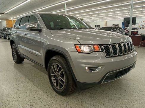 Used 2019 Jeep Grand Cherokee Limited AWD/4WD image 3