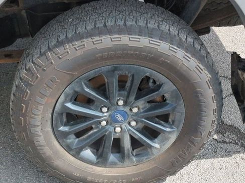 Used 2020 Ford F150 XLT w/ Equipment Group 302A Luxury AWD/4WD image 25